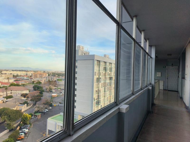 2 Bedroom Property for Sale in Goodwood Central Western Cape